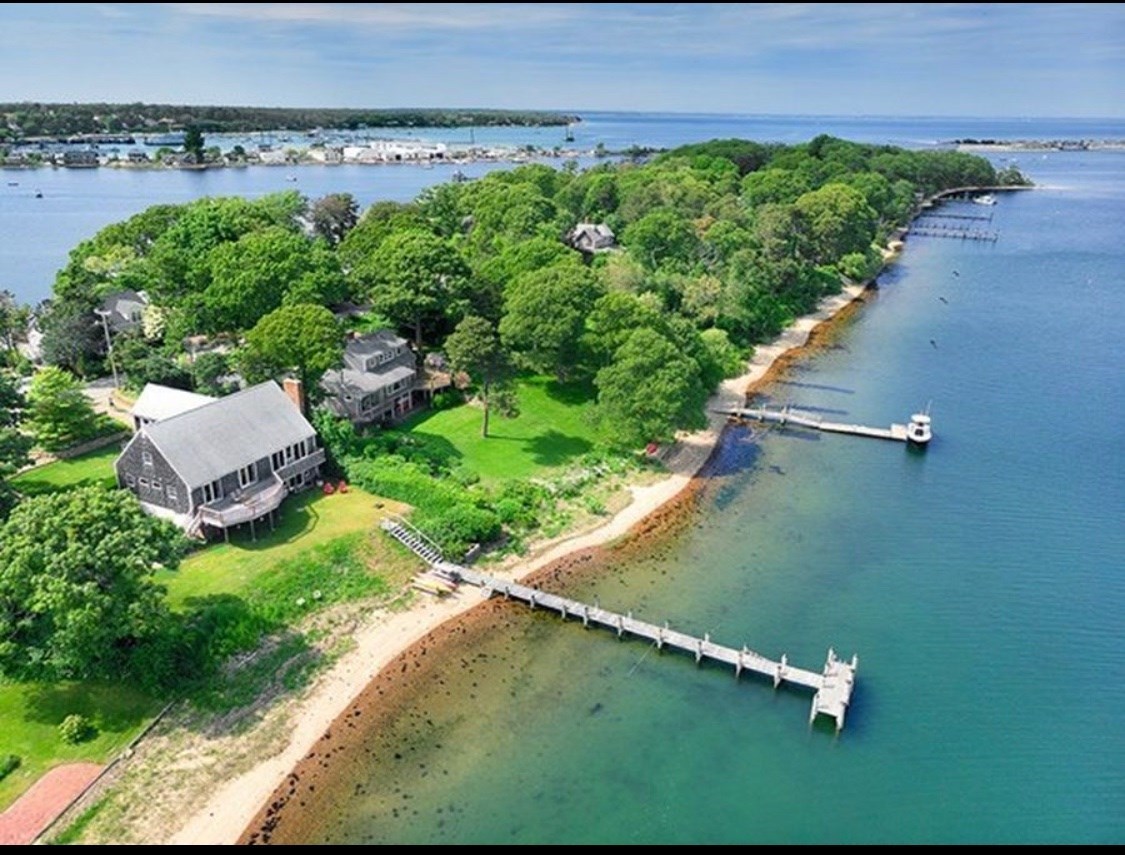 Vineyard Haven Vacation Rental Home In Martha S Vineyard Ma 85 Feet Of Private Sandy Beach With Calm Waters Id 34594
