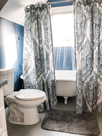Oak Bluffs, East Chop Martha's Vineyard vacation rental - 2nd floor bathroom (hallway access)