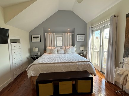 Oak Bluffs, #CozyBluffs Martha's Vineyard vacation rental - Bedroom suite with balcony, A/C, HDTV, en suite bath