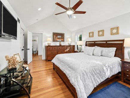 Oak Bluffs Martha's Vineyard vacation rental - Master bedroom with king bed