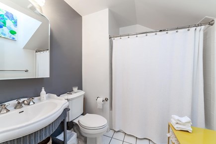 Edgartown Martha's Vineyard vacation rental - Full Bathroom
