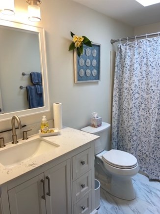 Oak Bluffs Martha's Vineyard vacation rental - Main full bathroom