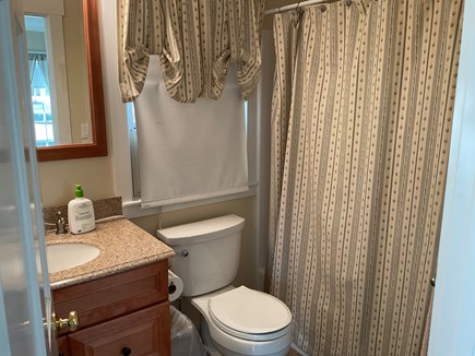 Katama-Edgartown, Katama - Edgartown Martha's Vineyard vacation rental - Full Bath with shower and tub ……