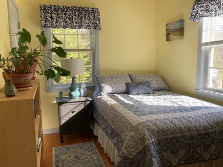 Edgartown, Dodgers Hole Association Martha's Vineyard vacation rental - First floor bedroom with double bed.