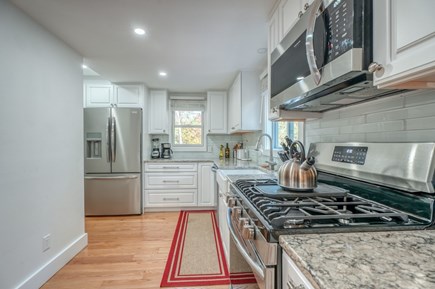 Vineyard Haven, Mitchell Manor By The Sea Martha's Vineyard vacation rental - Renovated Kitchen