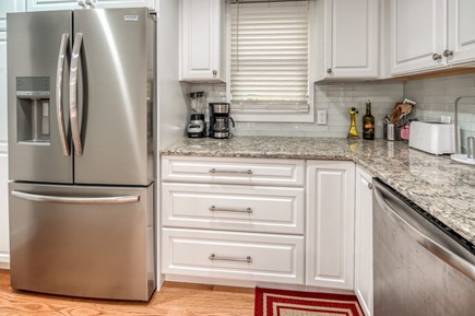 Vineyard Haven, Mitchell Manor By The Sea Martha's Vineyard vacation rental - Kitchen