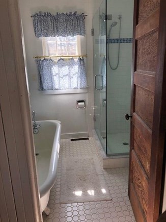 Edgartown, Ocean Heights Martha's Vineyard vacation rental - First floor bathroom