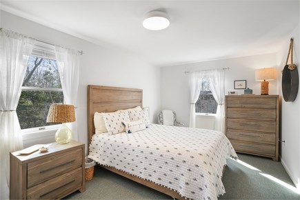 Edgartown Martha's Vineyard vacation rental - The Mermaid Room is furnished with a queen and a twin bed.