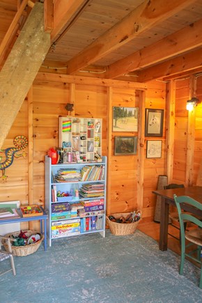 Chilmark, Guest Cottage Martha's Vineyard vacation rental - Games, puzzles, books and art supplies!