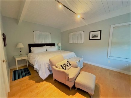 Oak Bluffs Martha's Vineyard vacation rental - Master bedroom w/King bed and private bath, vaulted ceilings