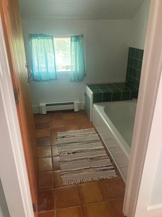 Chilmark Martha's Vineyard vacation rental - Bathroom