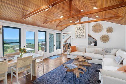 Oak Bluffs, Waterfront Home on Nantucket S Martha's Vineyard vacation rental - 