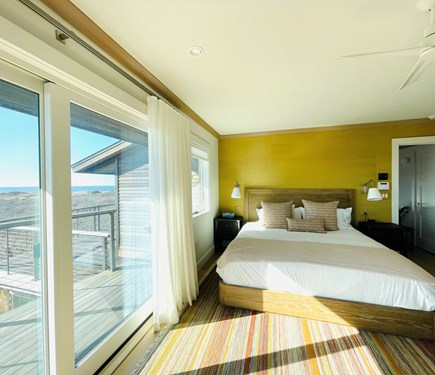 Seamist: Aquinnah Sunsets & Wa Martha's Vineyard vacation rental - main floor bedroom/ primary