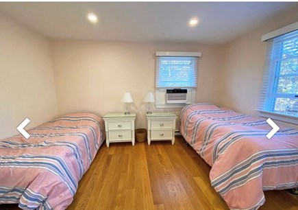 Edgartown Martha's Vineyard vacation rental - Downstairs bedroom with twin beds. Bed bridge twin-king available