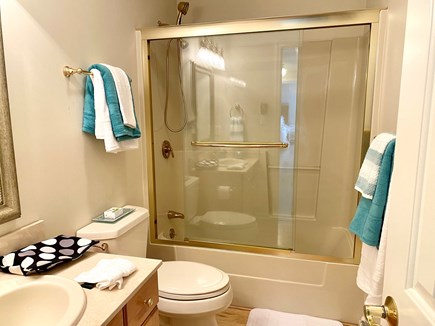 Katama-Edgartown Martha's Vineyard vacation rental - First floor - full bathroom