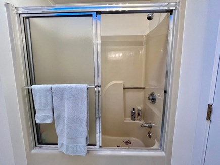 Edgartown Martha's Vineyard vacation rental - Upstairs en suite view of the combo bath/shower
