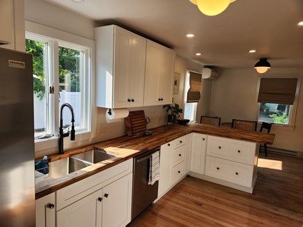 Oak Bluffs, Lagoon Heights Martha's Vineyard vacation rental - Newly renovated kitchen