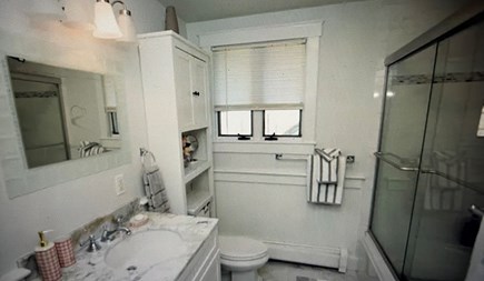 Oak Bluffs Martha's Vineyard vacation rental - Full Bathroom
