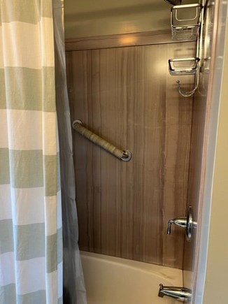 Katama-Edgartown, Edgartown Martha's Vineyard vacation rental - Shower/tub