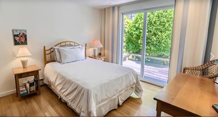 Oak Bluffs, Sengekontacket Association, Oa Martha's Vineyard vacation rental - Master bedroom w/ queen bed and connecting bathroom (shower +tub)
