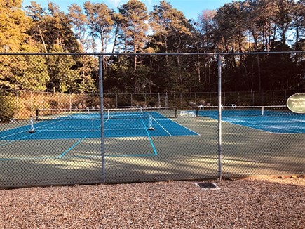 Oak Bluffs, Sengekontacket Association, Oa Martha's Vineyard vacation rental - Access to Tennis Cts, nearby house and in Sengekontacket Assoc.