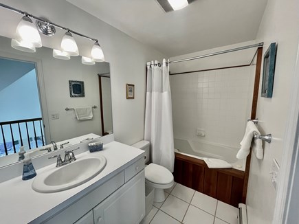 Edgartown Martha's Vineyard vacation rental - Full second floor bath with Jacuzzi tub.