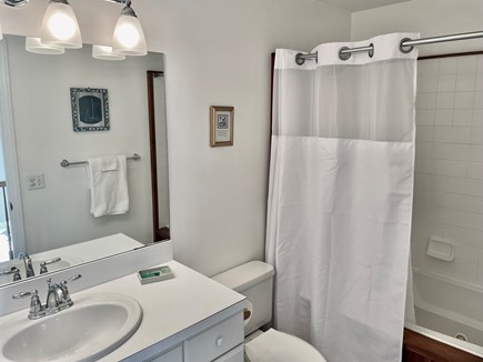 Edgartown Martha's Vineyard vacation rental - Second floor full bath with shower and Jacuzzi tub.