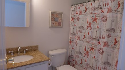 Oak Bluffs Martha's Vineyard vacation rental - Shared Guest full combo bath with Shower/Tub