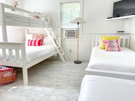 Edgartown Martha's Vineyard vacation rental - Twin over queen (Bunk) & two twins in Main house