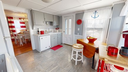 Oak Bluffs, The Radcliffe House Martha's Vineyard vacation rental - Updated fully stocked Kitchen