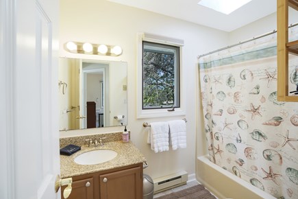 Chappaquiddick Martha's Vineyard vacation rental - Downstairs Full Bathroom