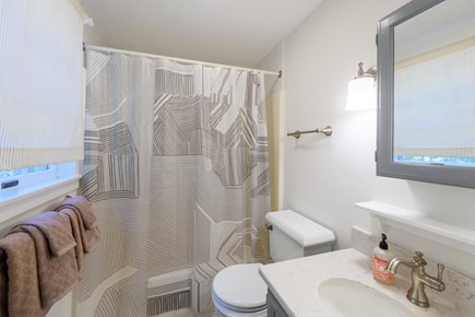 Edgartown Martha's Vineyard vacation rental - Upstairs bathroom for queen/twin bedroom