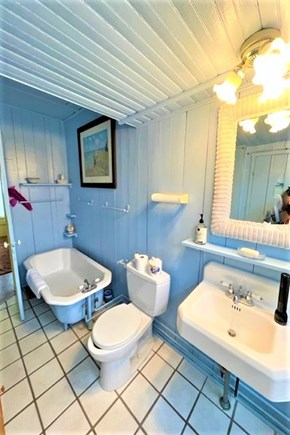 Oak Bluffs Martha's Vineyard vacation rental - Full bath on second floor