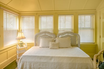 Oak Bluffs Martha's Vineyard vacation rental - Downstairs sunroom can sleep 3