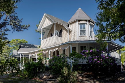 Oak Bluffs, East Chop Martha's Vineyard vacation rental - Exterior of the cottage as of May 2023.