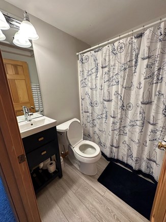 Oak Bluffs Martha's Vineyard vacation rental - Upstairs bathroom