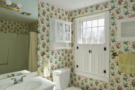 Edgartown Martha's Vineyard vacation rental - Shared full bathtub and shower upstairs