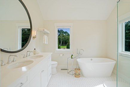 Edgartown, Long Point Martha's Vineyard vacation rental - Bath 1: Primary suite