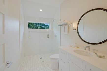 Edgartown, Long Point Martha's Vineyard vacation rental - Bath 2