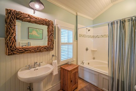Oak Bluffs Martha's Vineyard vacation rental - En-suite bathroom