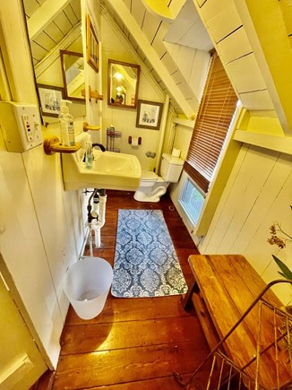 In-Town Oak Bluffs Martha's Vineyard vacation rental - Second Floor Half Bath