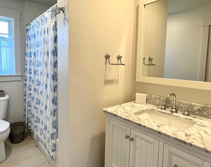 Edgartown Martha's Vineyard vacation rental - Shared Full Bathroom with Tub