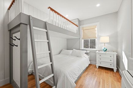 Oak Bluffs Martha's Vineyard vacation rental - Kids Room - Twin and Queen Bed