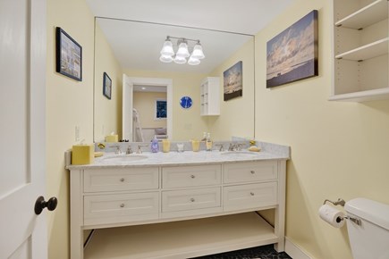 Oak Bluffs, Waterview Farm Martha's Vineyard vacation rental - Lower Level-Half Bath