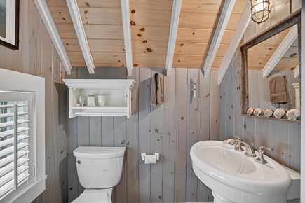 Oak Bluffs, Waterview Farm Martha's Vineyard vacation rental - Half Bath-above the garage
