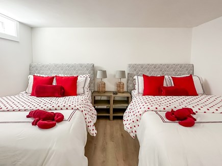 Edgartown Martha's Vineyard vacation rental - Lower level bedroom with (2) Queens and sitting area
