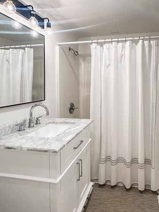 Edgartown Martha's Vineyard vacation rental - Lower level bath with tub/shower