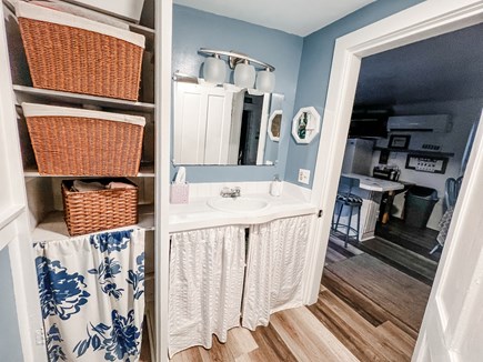 Oak Bluffs Martha's Vineyard vacation rental - First Floor Bathroom