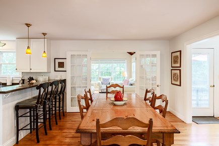 Edgartown Martha's Vineyard vacation rental - Dining table