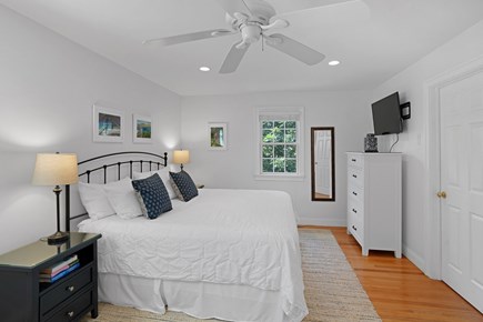 Edgartown Martha's Vineyard vacation rental - Second floor king bedroom